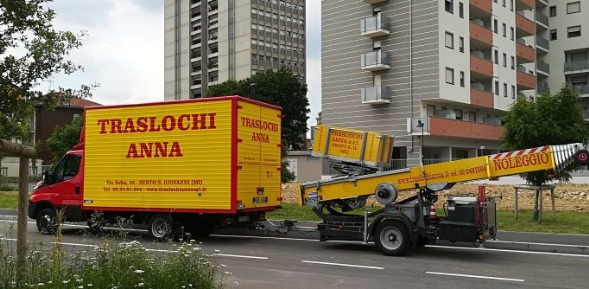 Noleggio autoscale con operatore a Milano Noleggio autoscale con operatore a Milano